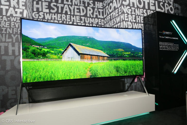 Samsung SUHD TV -  se curbează la comandă