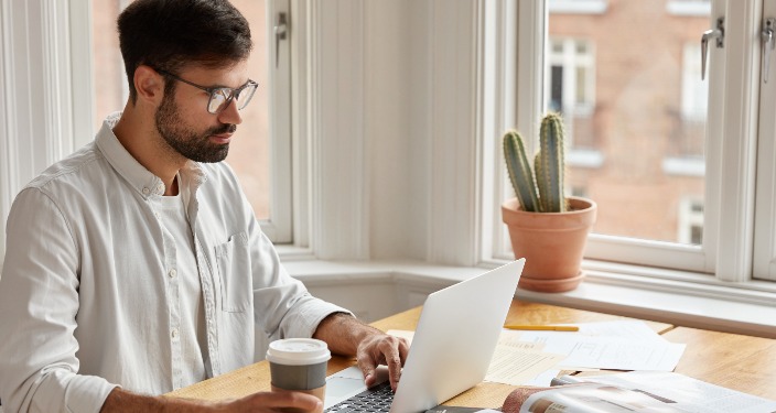 Cum organizați un webinar de succes